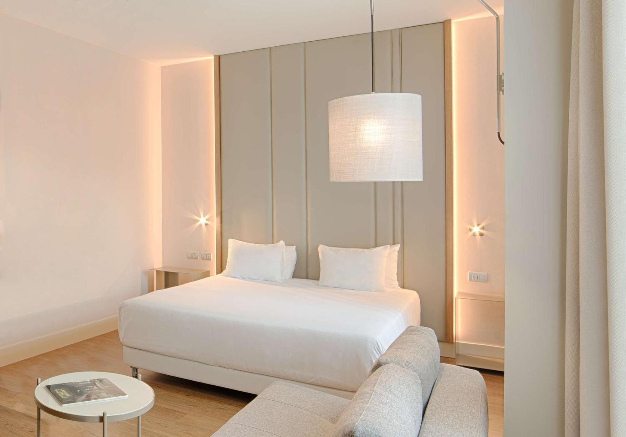 Hotel NH Bologna De La Gare Esterno foto
