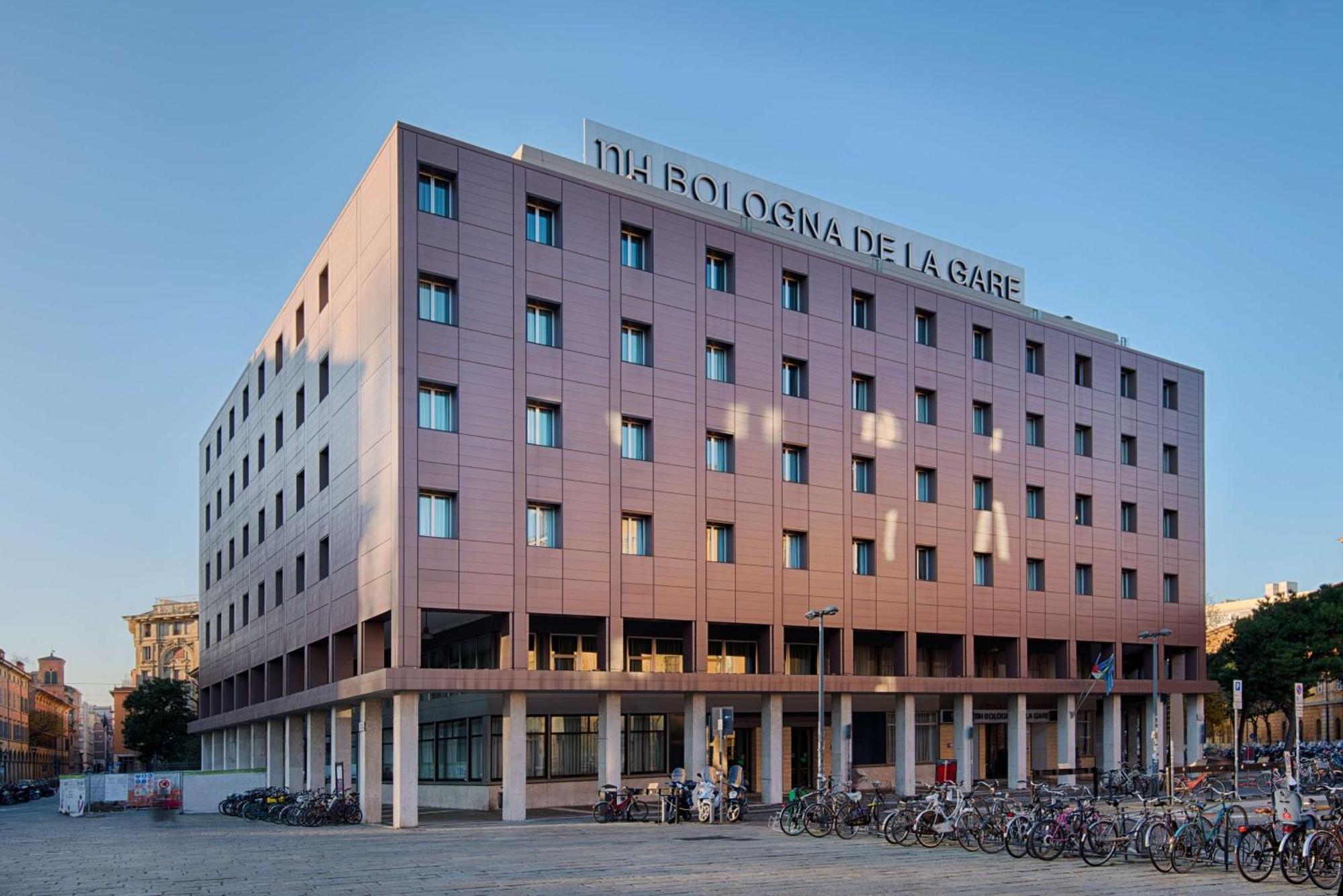 Hotel NH Bologna De La Gare Esterno foto