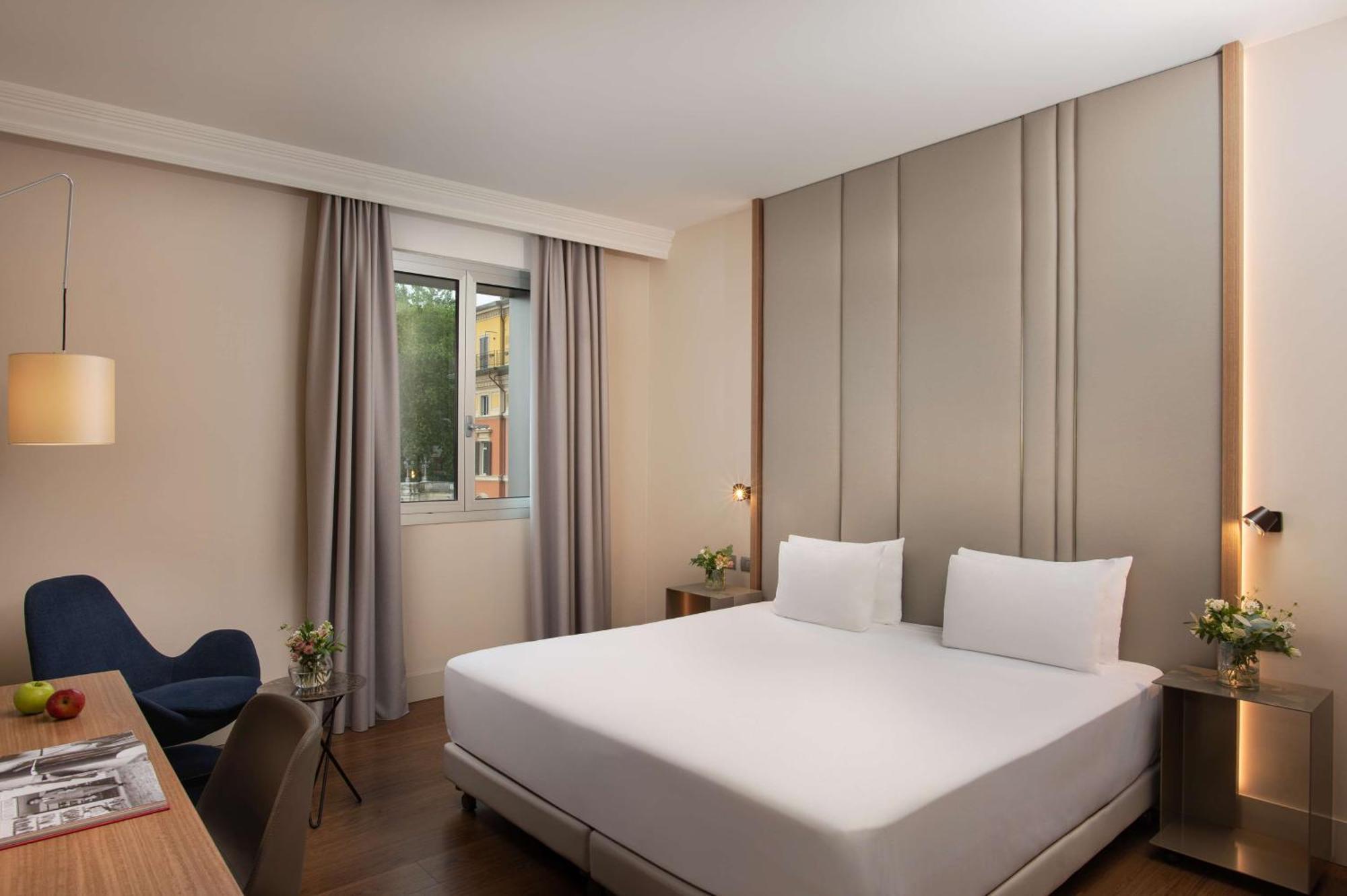 Hotel NH Bologna De La Gare Esterno foto